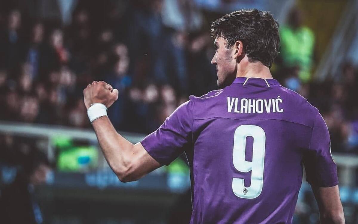 "Non arriverà nessuna punta. Vlahovic sarà il titolare viola, Simeone la sua riserva" - 