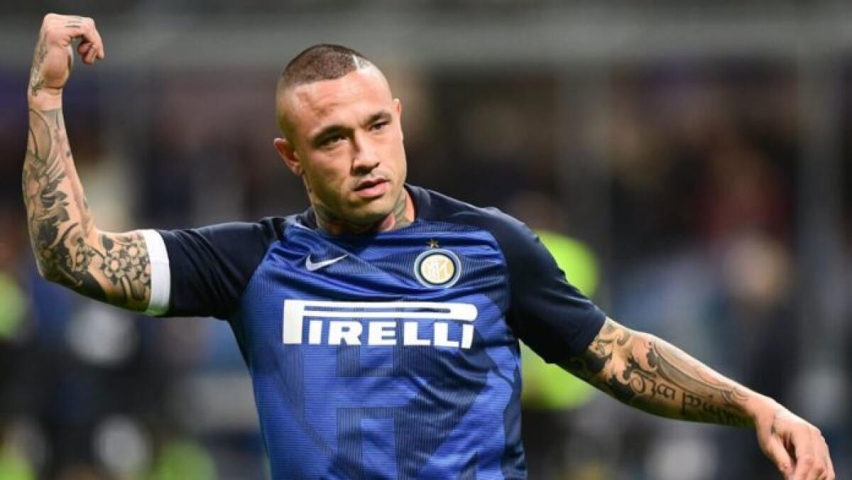 Accordo raggiunto con l'Inter, Nainggolan alla Fiorentina in prestito. Il calciatore ha accettato la maglia viola - 