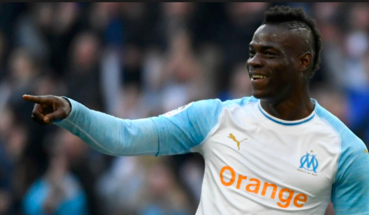 La Nazione, ritorno di fiamma dei viola per Balotelli. La tattica della Fiorentina per prenderlo - 