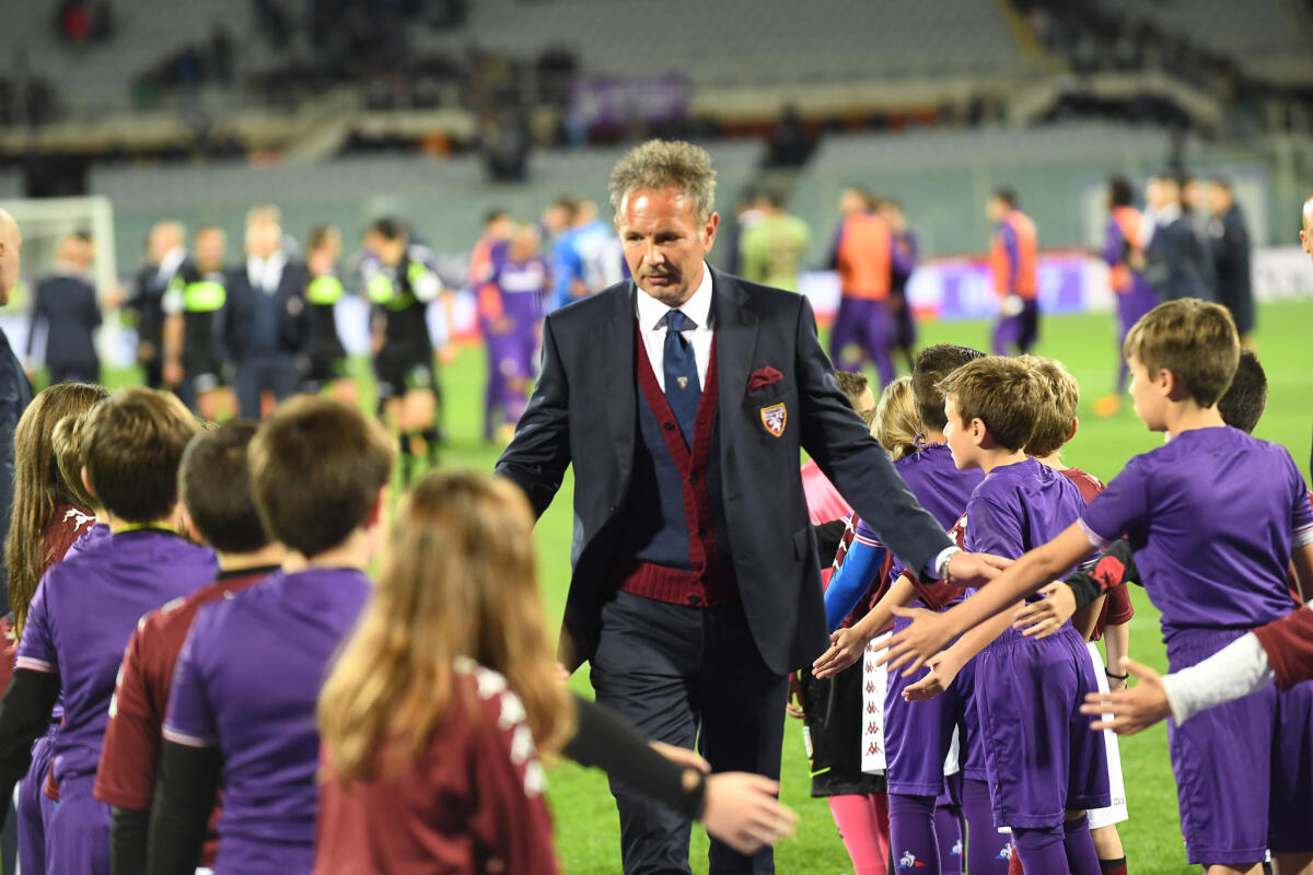 Il tecnico Sinisa Mihajlovic sta male ed è costretto a lasciare la panchina del Bologna - Firenze, stadio Artemio Franchi, 25.10.2017, Fiorentina-Torino, Foto Fiorenzo Sernacchioli. Copyright Labaroviola.com Mihajlovic