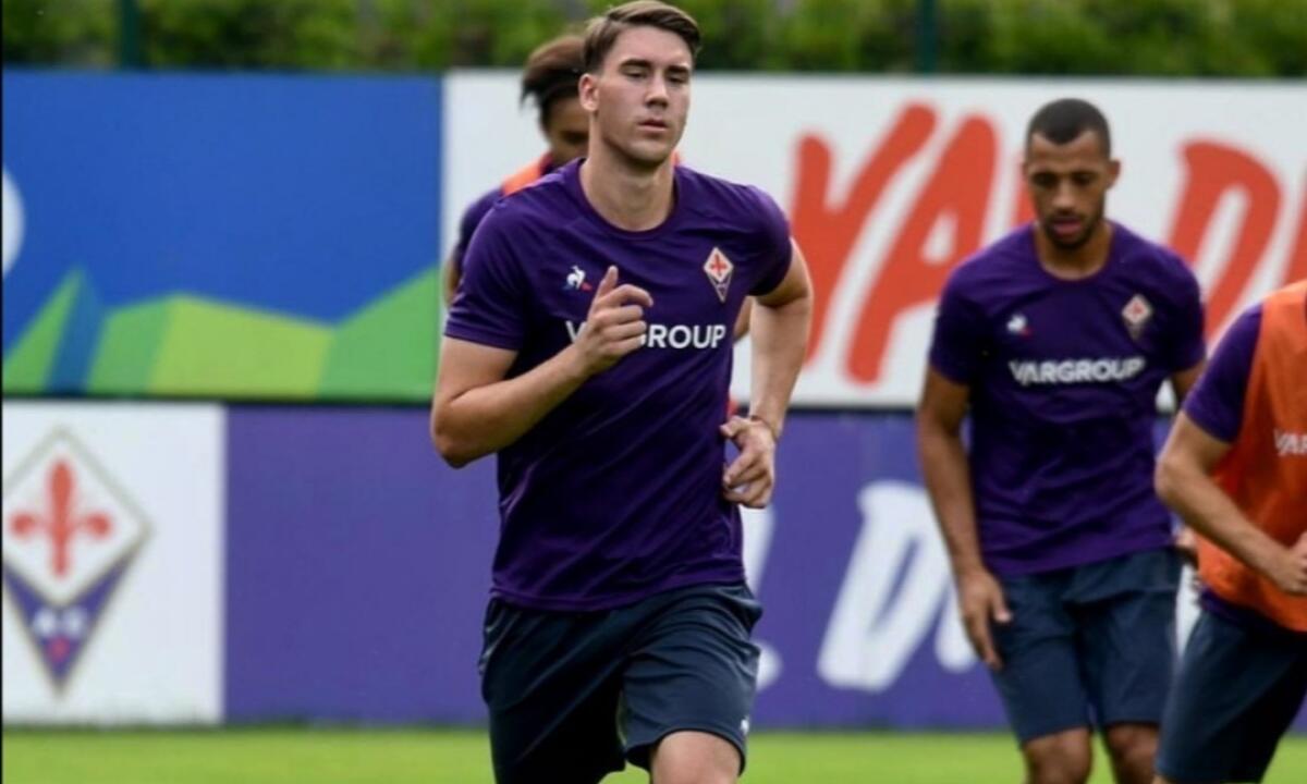 Vlahovic: "In allenamento arrivo per primo e vado via per ultimo. Chiesa per me è un modello" - 