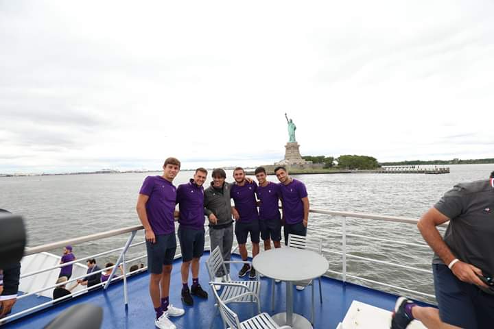 (FOTO) Ecco presentata la nuova maglia viola. C'è anche Chiesa tra i modelli scelti..