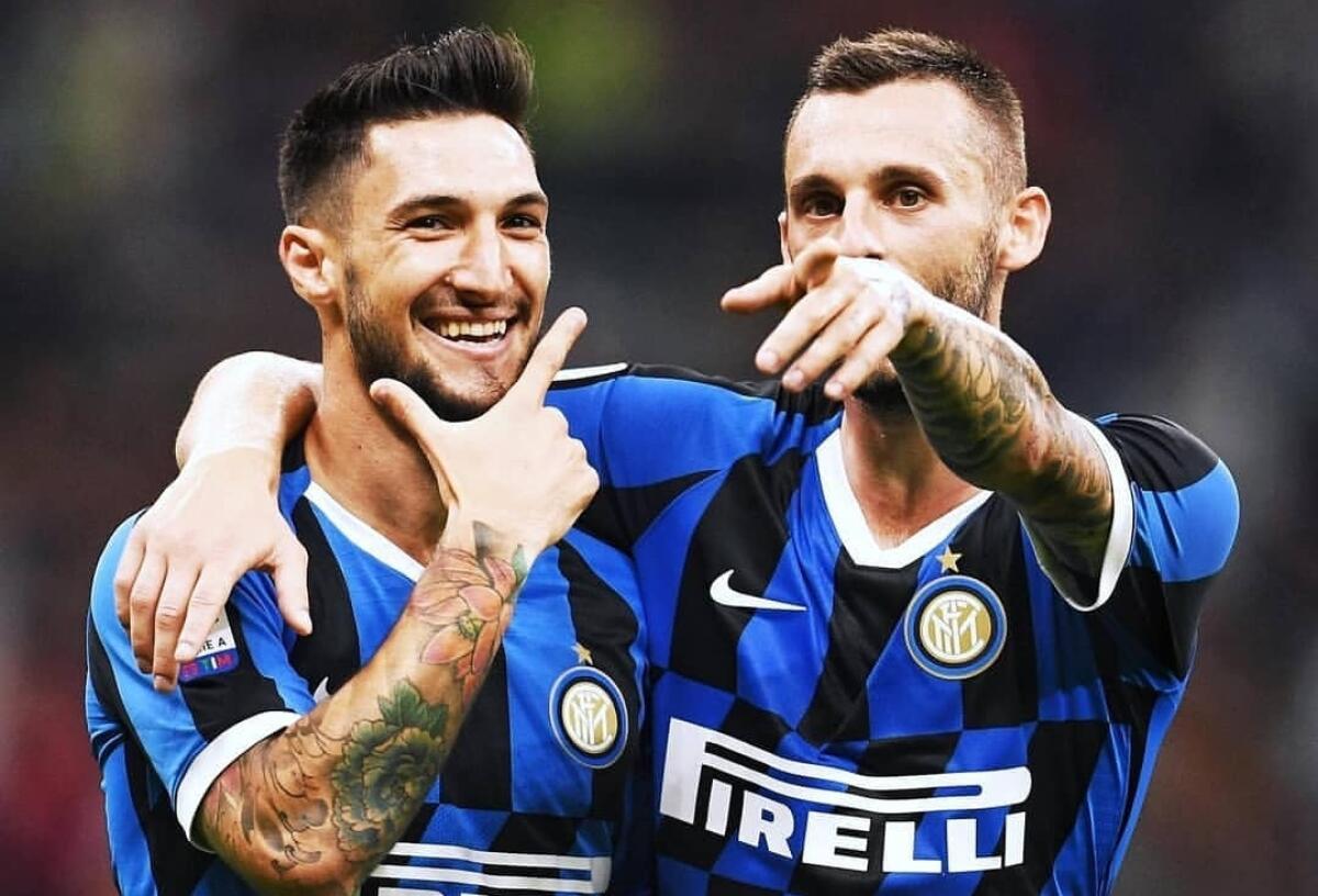 Di Marzio, Fiorentina in pressing su Politano, l'Inter pensa a Rebic come suo sostituto - 