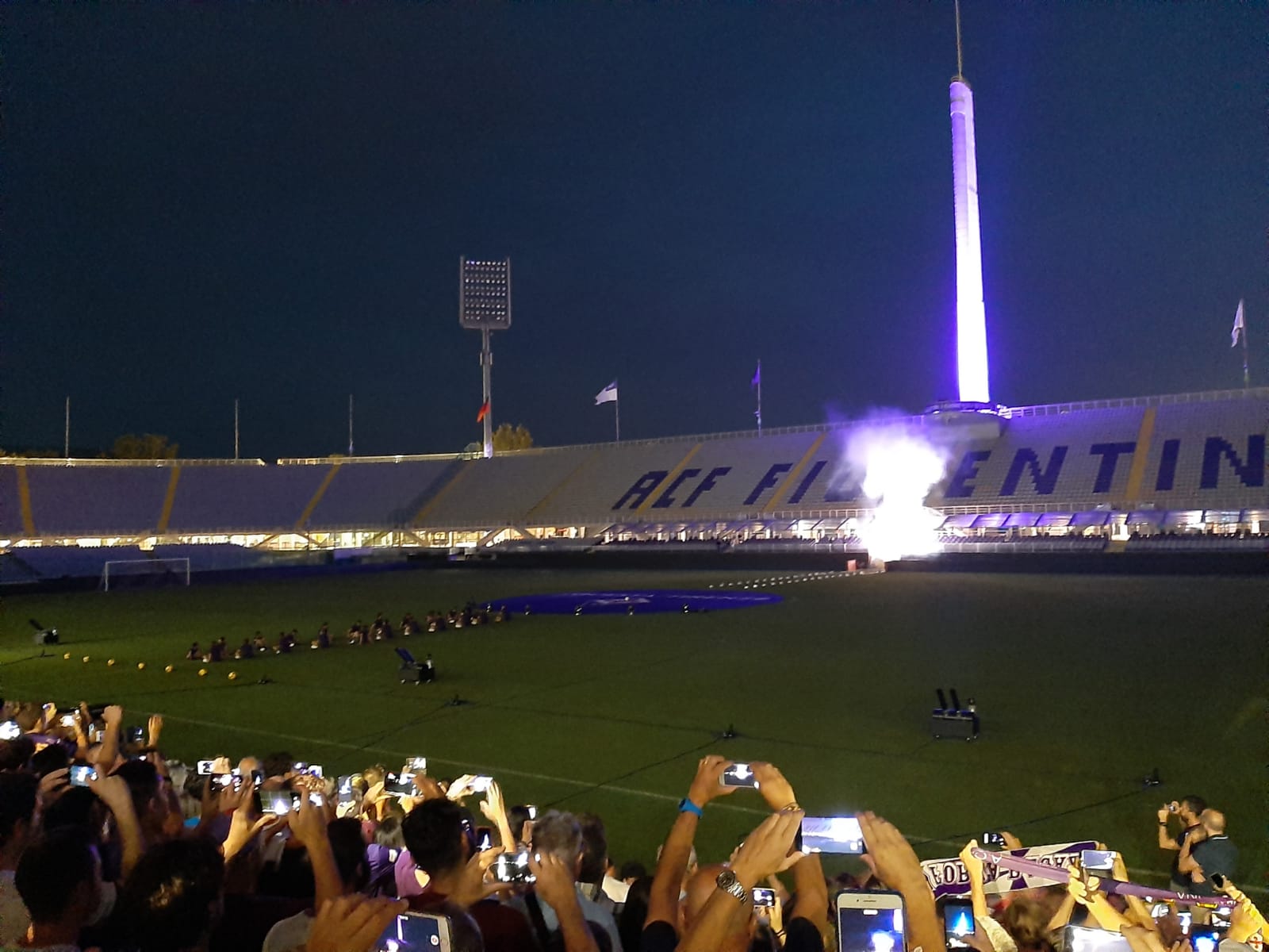 (FOTO): la presentazione di Ribery al Franchi. Circa 12.000 presenti