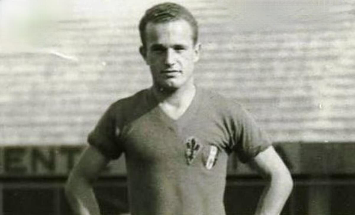 La storia di Armando Frigo, il mediano dell Fiorentina fucilato dai nazisti in guerra. Nel suo portafoglio... - 