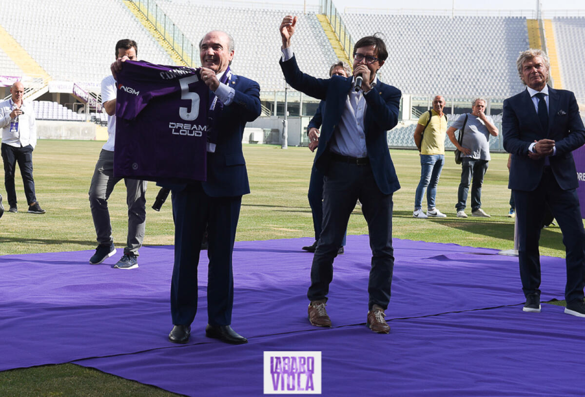 Commisso: "Il Franchi va coperto, le curve avvicinate. Dobbiamo aumentare i ricavi. Serve più rispetto..." - Firenze, stadio Franchi, 06/06/2019, presentazione Rocco B. Commisso, foto Fiorenzo Sernacchioli. Copyright Labaroviola.com