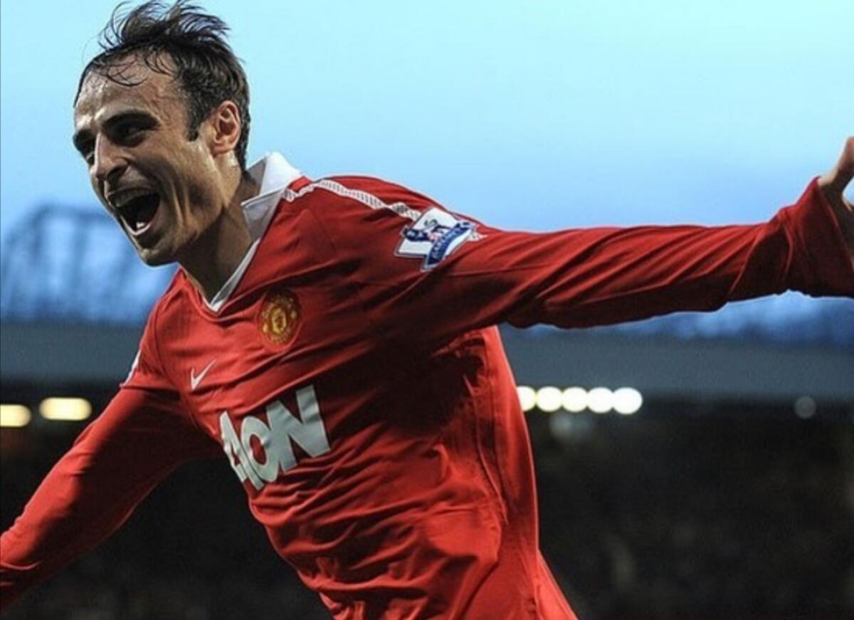 Ufficiale: l'attaccante bulgaro Berbatov si ritira dal calcio. Nel 2012 è stato vicino alla Fiorentina - 