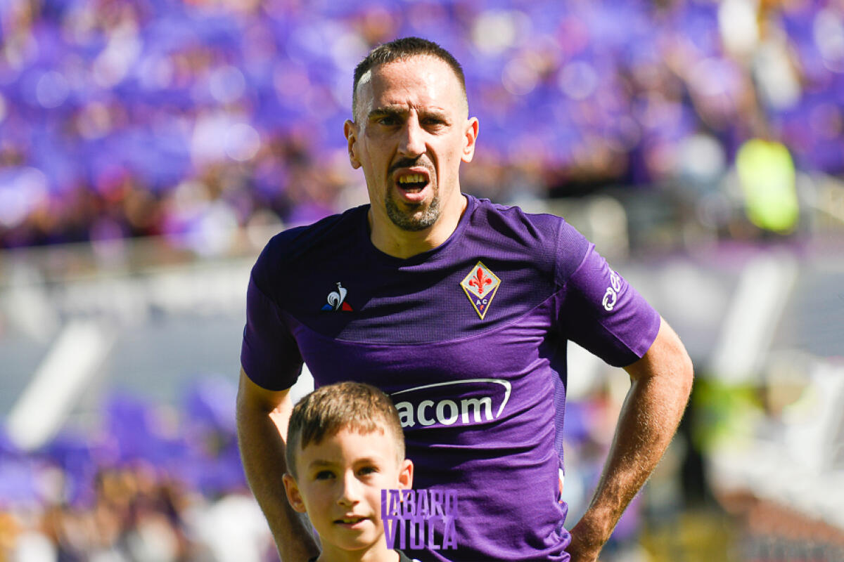Mostruoso Ribery, salta due persone e mette la palla in rete. S.Siro in piedi - Firenze, stadio A.Franchi, 14.09.2019, Fiorentina-Juventus, foto Fiorenzo Sernacchioli. Copyright Labaroviola.com