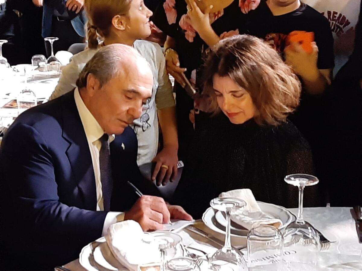 DA STASERA ROCCO COMMISSO E' DAVVERO FIORENTINO, BAGNO DI FOLLA IN P.ZZA CESTELLO. PERO' DIAMOGLI TEMPO E FIDUCIA. INTANTO CHIESA NON SORRIDE NEPPURE IN NAZIONALE... L'EDITORIALE DI STEFANO BORGI. - 