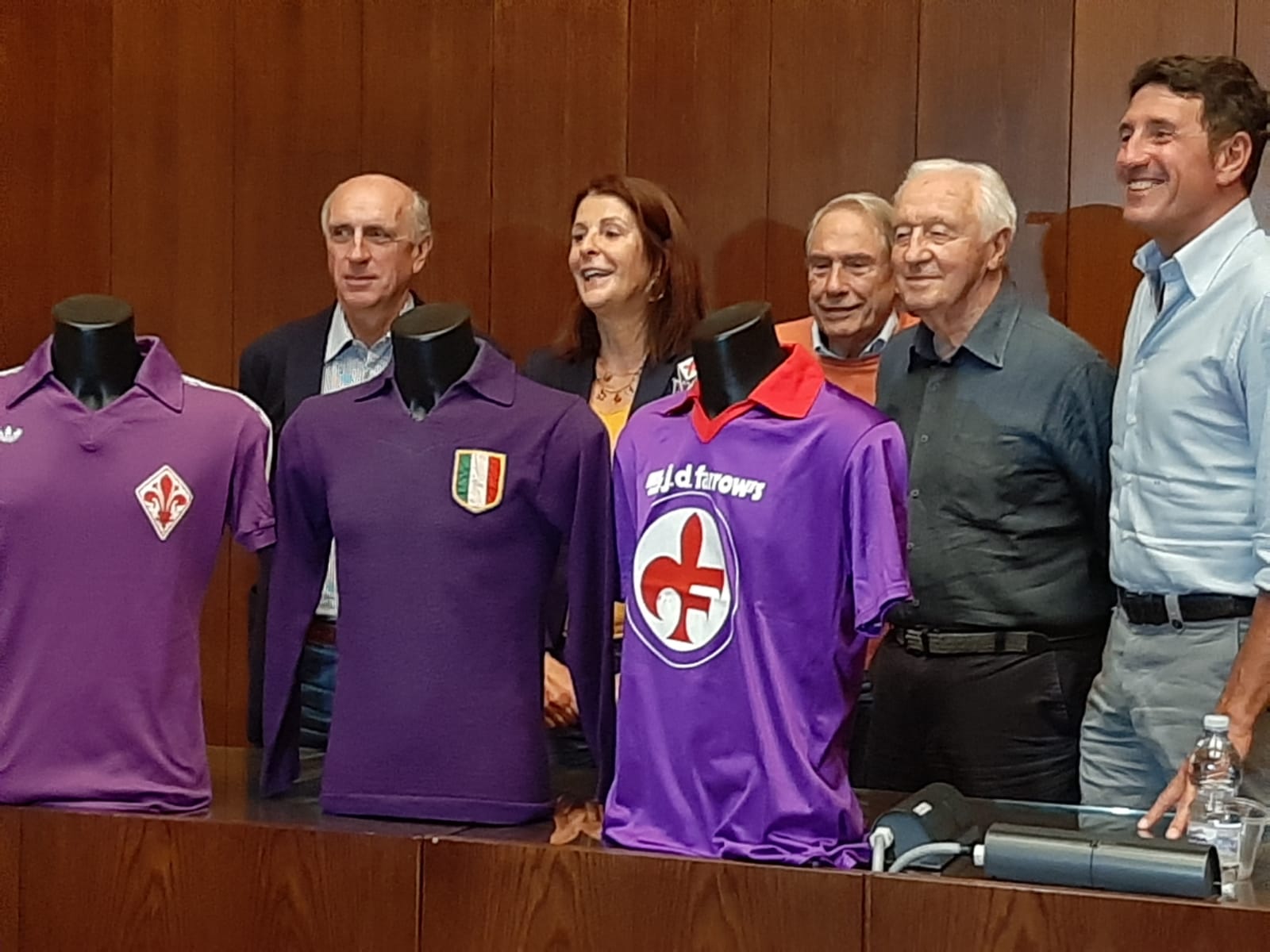 I 90 anni della maglia viola. Il Museo Fiorentina e "La Nazione" premiano la maglia più bella. Vince la stagione '56-'57, con lo scudetto sul cuore