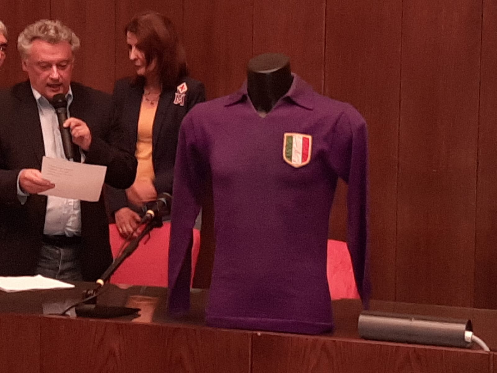 I 90 anni della maglia viola. Il Museo Fiorentina e "La Nazione" premiano la maglia più bella. Vince la stagione '56-'57, con lo scudetto sul cuore