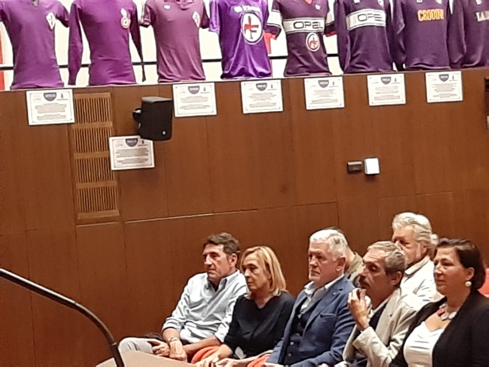 I 90 anni della maglia viola. Il Museo Fiorentina e "La Nazione" premiano la maglia più bella. Vince la stagione '56-'57, con lo scudetto sul cuore