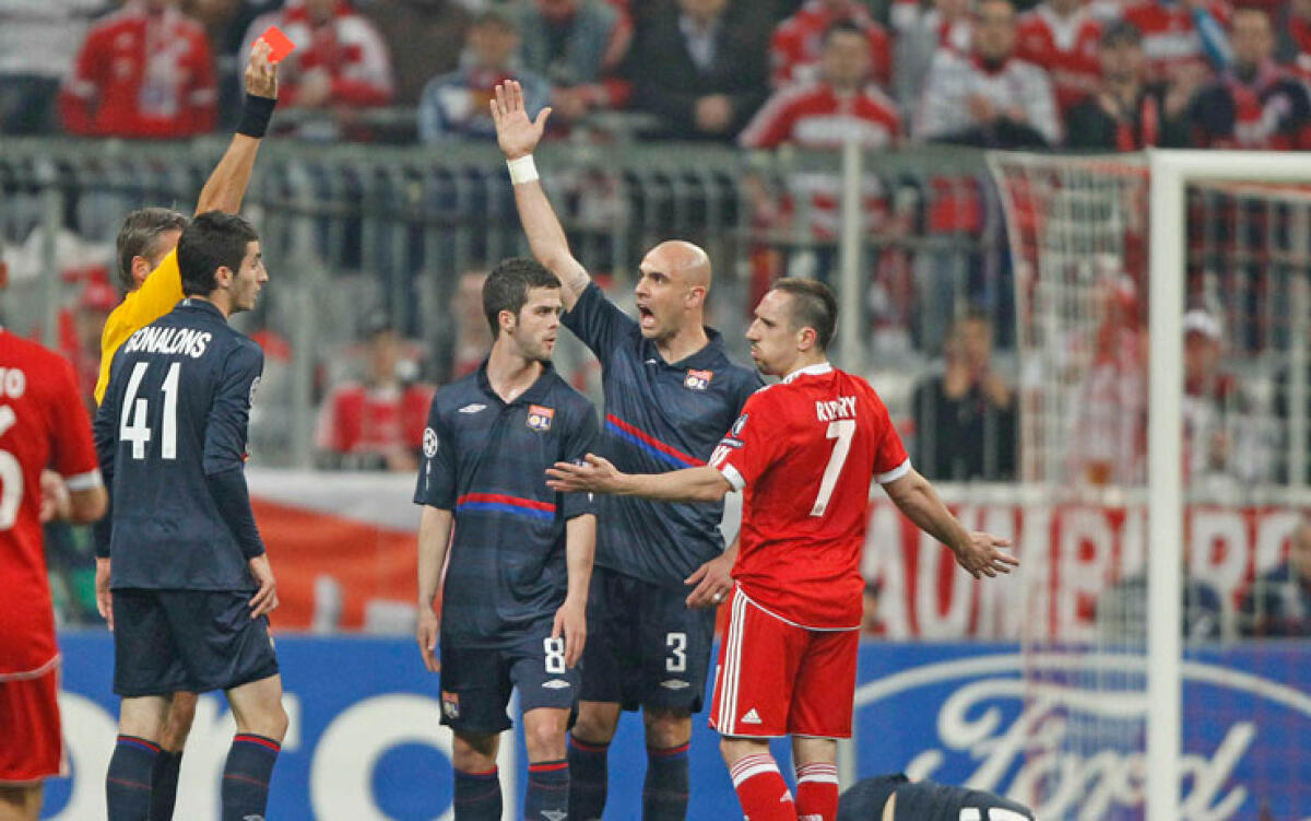 Nelle sue dodici stagioni nel Bayern Monaco, Franck Ribery è stato espulso cinque volte... - 