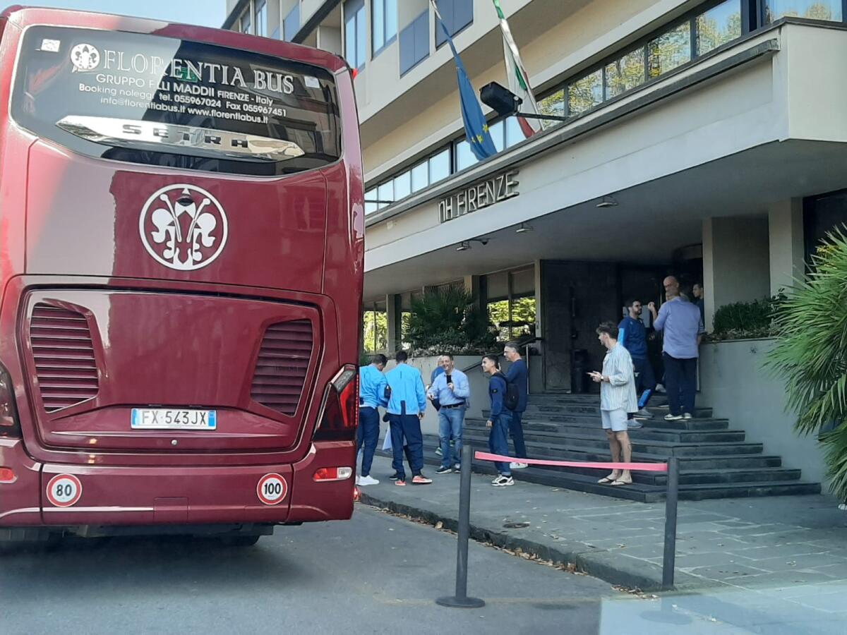 (FOTO): Lazio arrivata adesso a Firenze all'Hotel del canonico ritiro pre partita - 