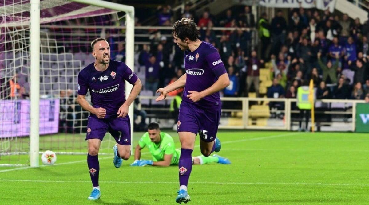 PAGELLE VIOLA: LAMPO DI CHIESA, DRAGOWSKI PARA TUTTO MENO CHE... L'ARBITRO. MALE PEZZELLA. - 