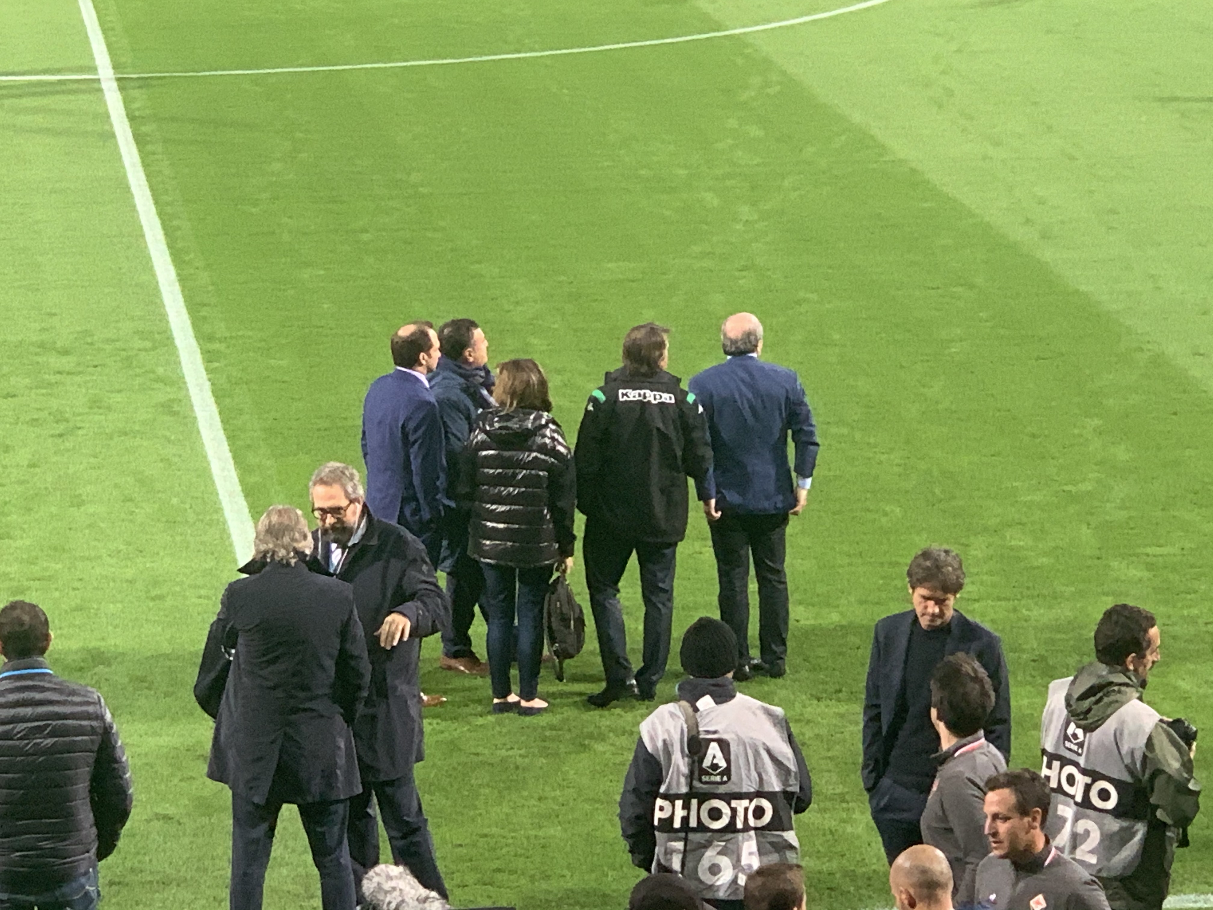 Foto, Fiorentina arrivata al Mapei Stadium. Presente Commisso al seguito della squadra