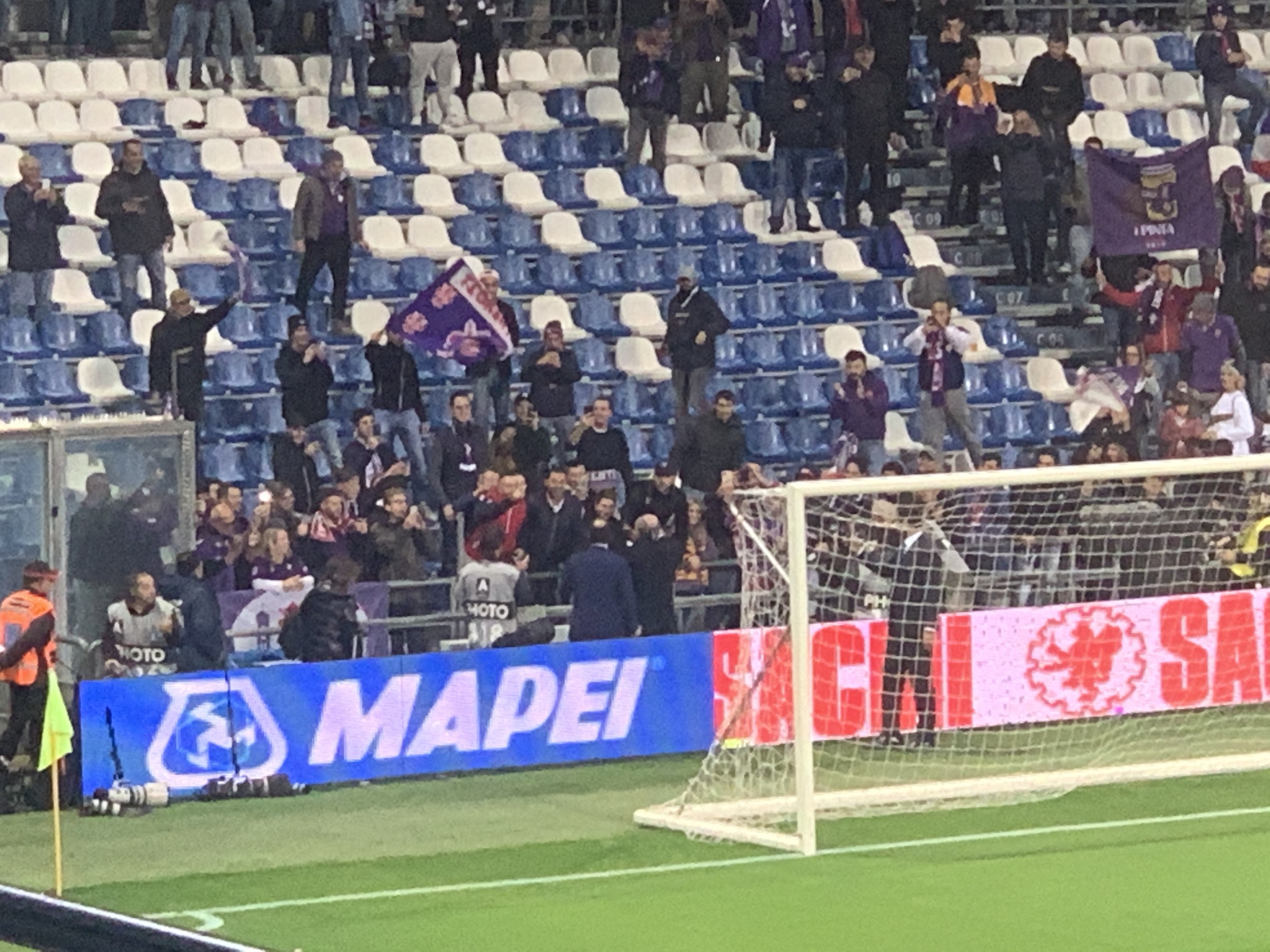 Foto, Fiorentina arrivata al Mapei Stadium. Presente Commisso al seguito della squadra