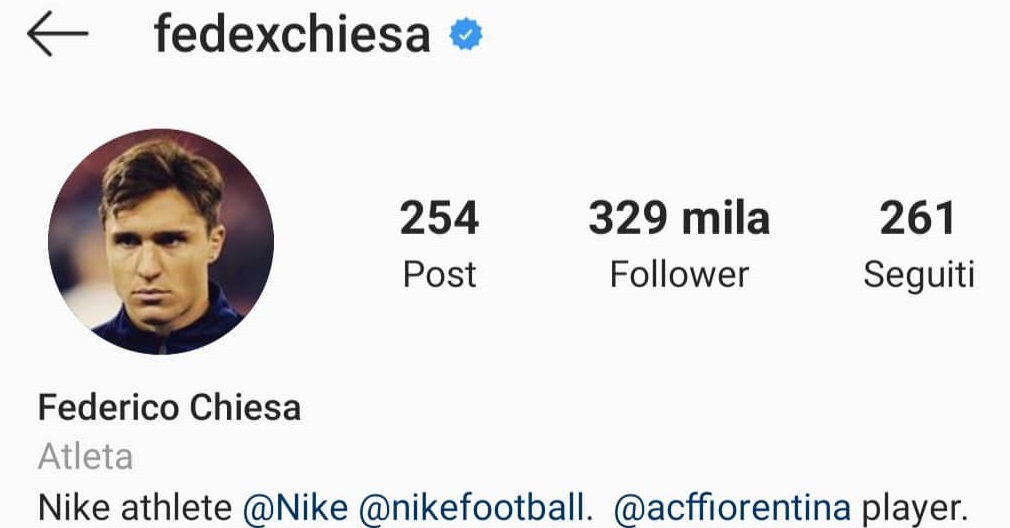 Chiesa, sui social torna il suo amore. Risulta di nuovo un Fiorentina player's e posta foto in maglia viola