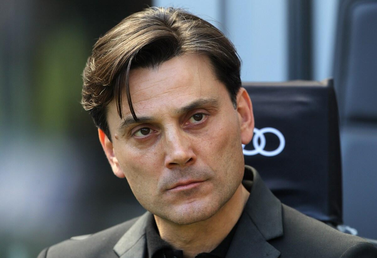 PAGELLE VIOLA: VLAHOVIC, DUE LAMPI NEL BUIO TOTALE. BADELJ NON E' PIU' DA SERIE A. MONTELLA ABBANDONATO E RASSEGNATO. - MILAN, ITALY - APRIL 23:  AC Milan coach Vincenzo Montella looks on before the Serie A match between AC Milan and Empoli FC at Stadio Giuseppe Meazza on April 23, 2017 in Milan, Italy.  (Photo by Marco Luzzani/Getty Images)
