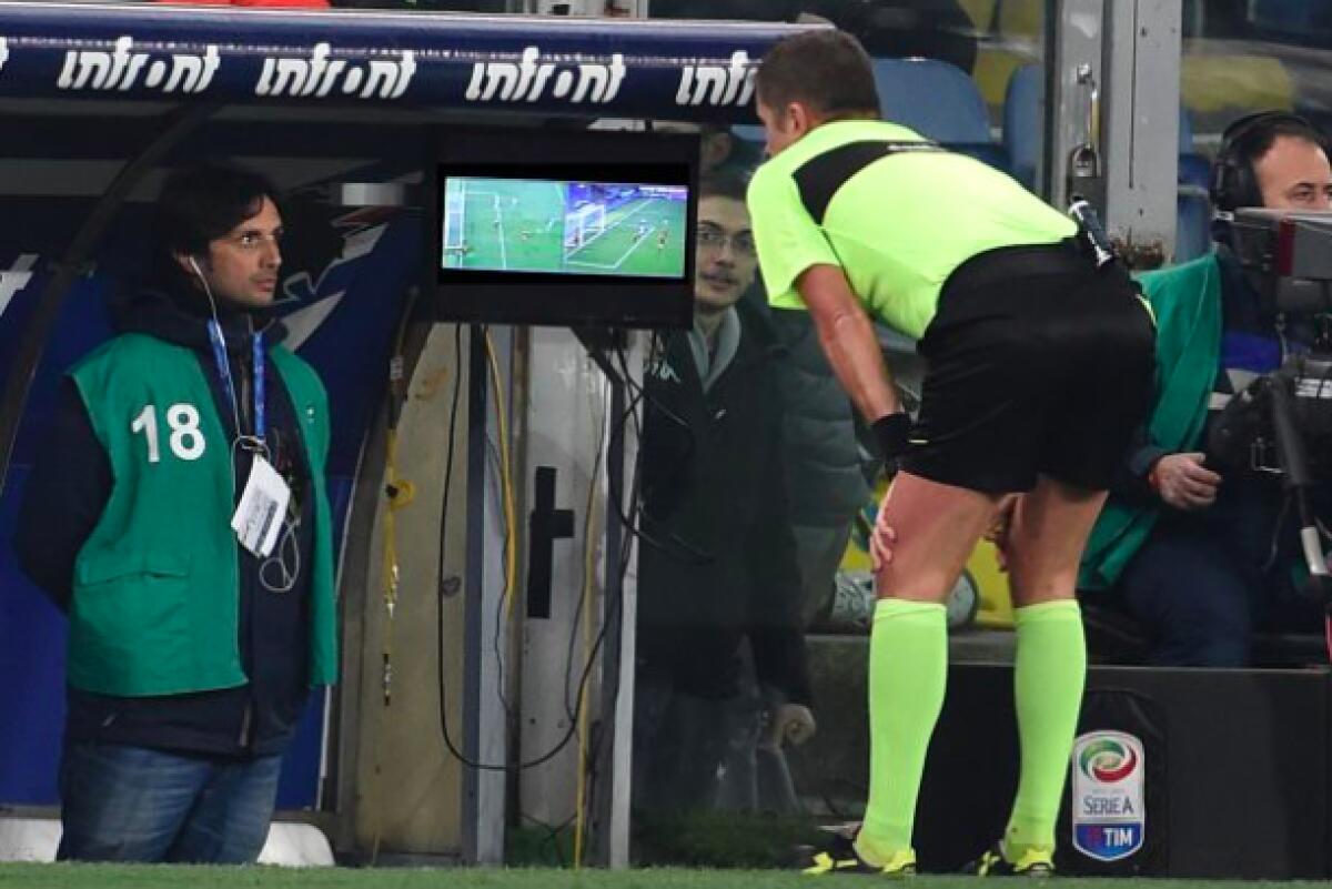 Il Var arriva anche in Serie B. Presidente Balata: "Lo utilizzeremo già nei play-off e nei play-out di questa stagione" - 