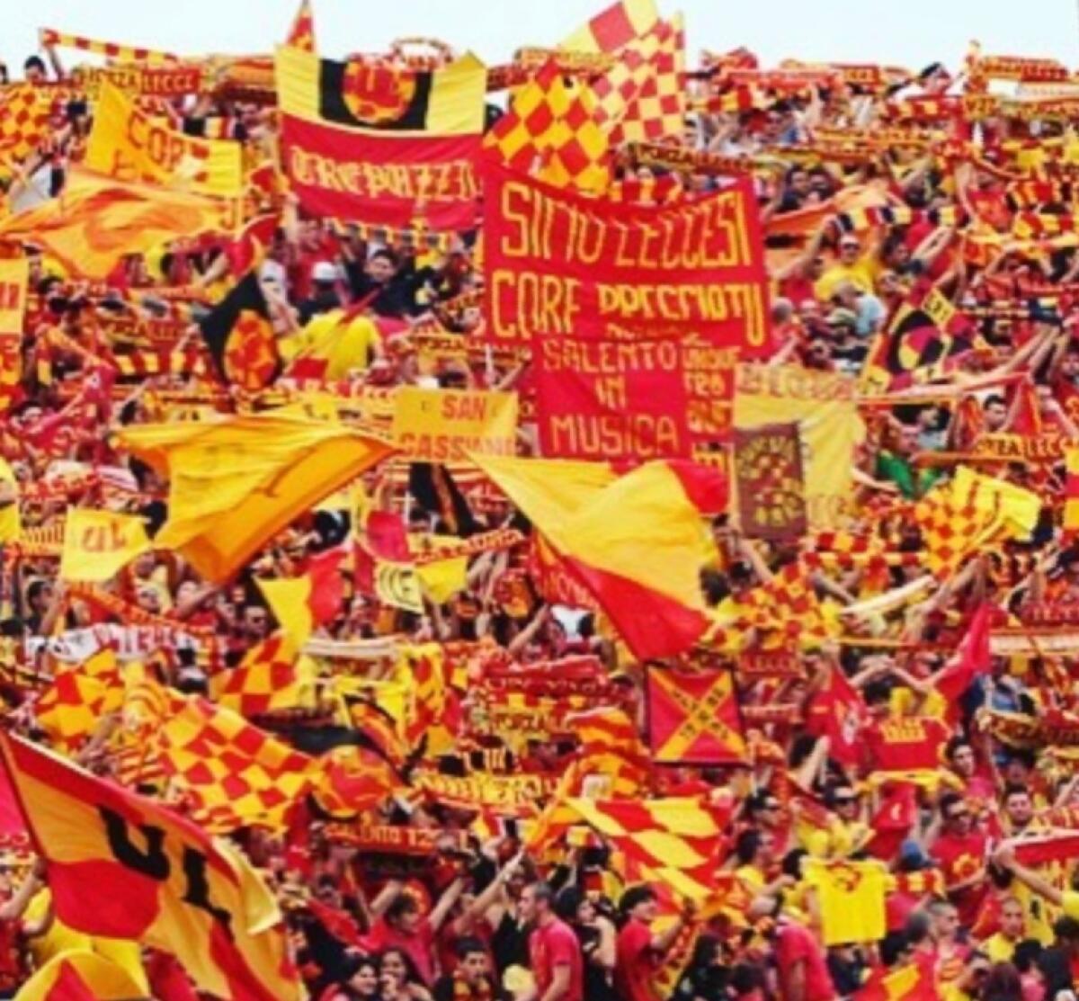 Lecce-Cagliari sarà recuperata domani alle 15. Onore ai tifosi salentini che ospiteranno i tifosi rossoblú - 
