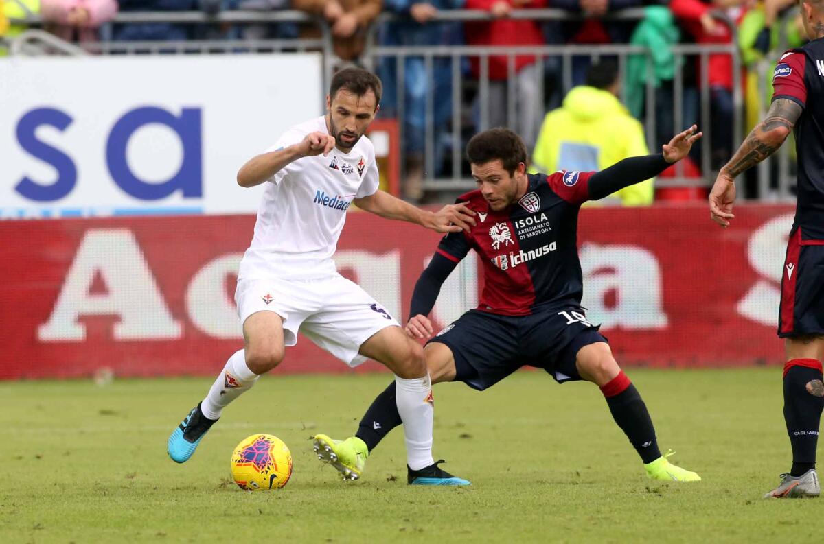Milan Badelj è tra i peggiori in campo con il Cagliari. Ecco le pagelle nei vari quotidiani sportivi - 