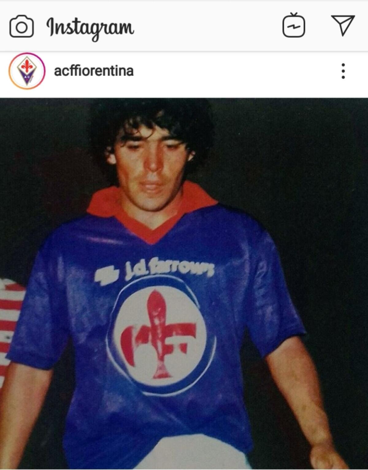 (FOTO)"El Pibe de Viola.." ACF celebra quella volta in cui Maradona vestì la nostra maglia.. - 