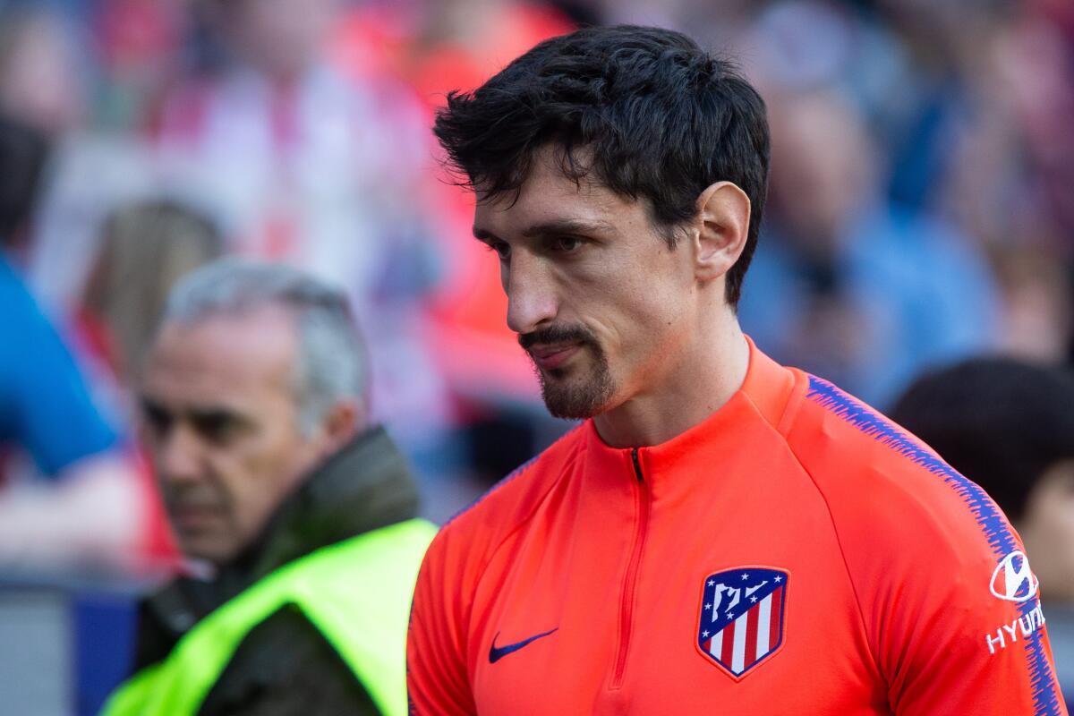 Savic ed un doppio no alla Juventus, i bianconeri volevano ingaggio a zero ma il difensore ha rinnovato con l'Atletico - 