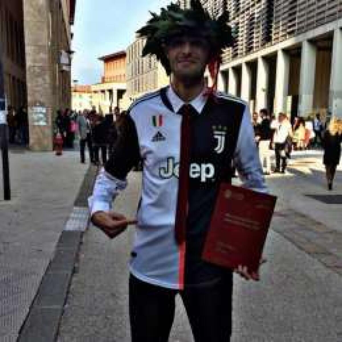 Tifosissimo della Juventus si laurea a Firenze: E' la curiosa storia di un ragazzo di Montevarchi - 