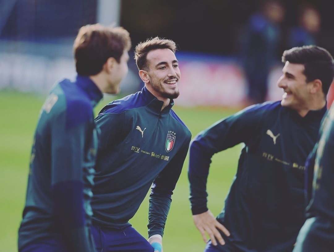 Primi due giorni con la maglia azzurra per Castrovilli, ecco gli scatti più belli del talento viola