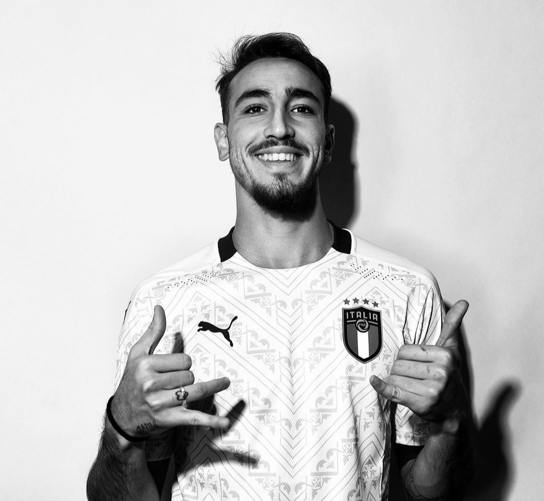 Primi due giorni con la maglia azzurra per Castrovilli, ecco gli scatti più belli del talento viola