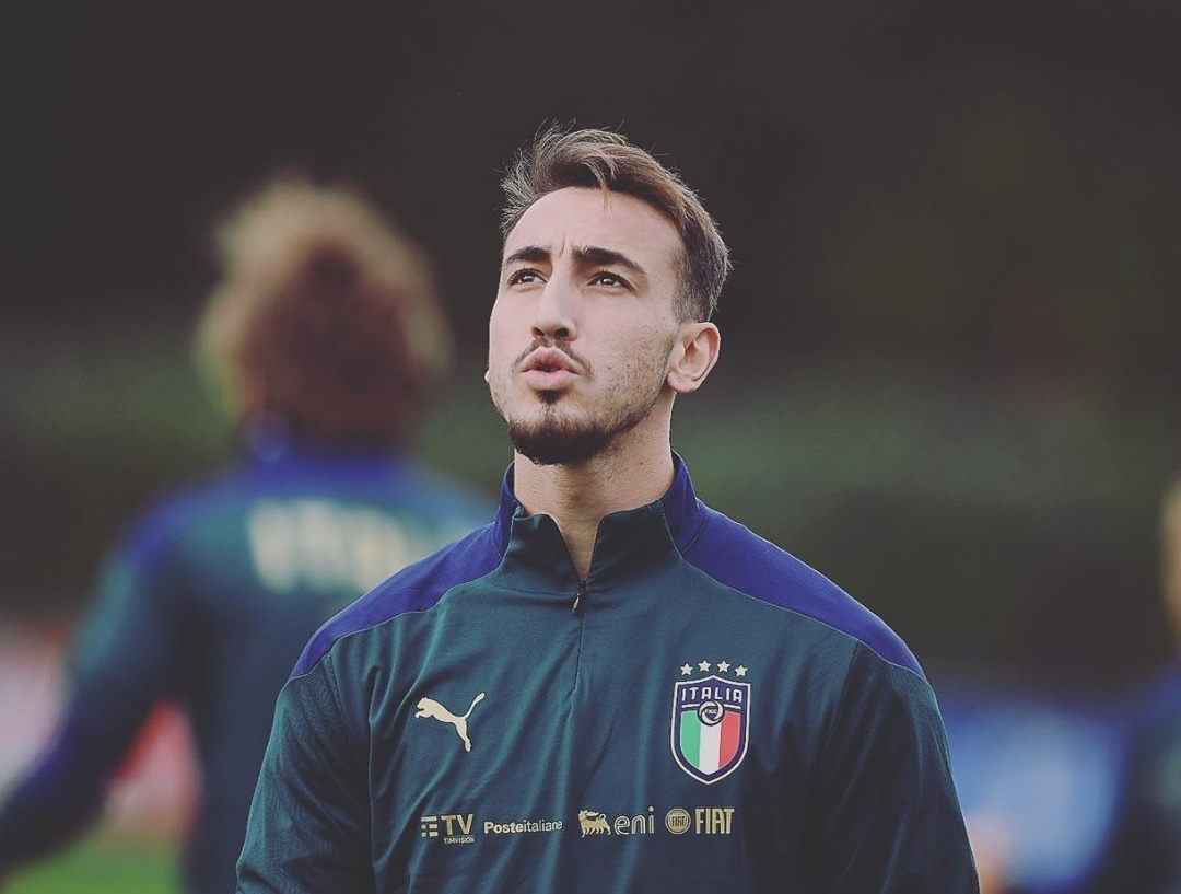 Primi due giorni con la maglia azzurra per Castrovilli, ecco gli scatti più belli del talento viola