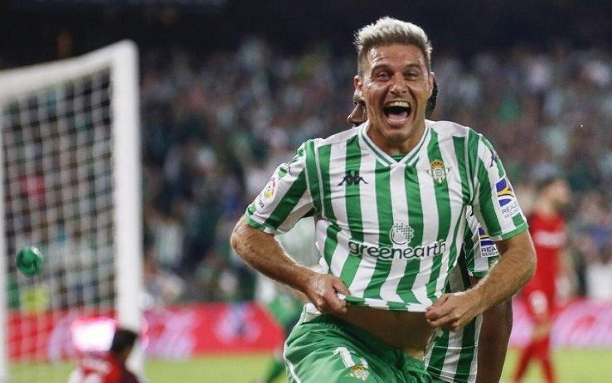 Joaquin fa il fenomeno a 38 anni: tripletta in venti minuti, entra nella storia del calcio spagnolo con un nuovo record - 