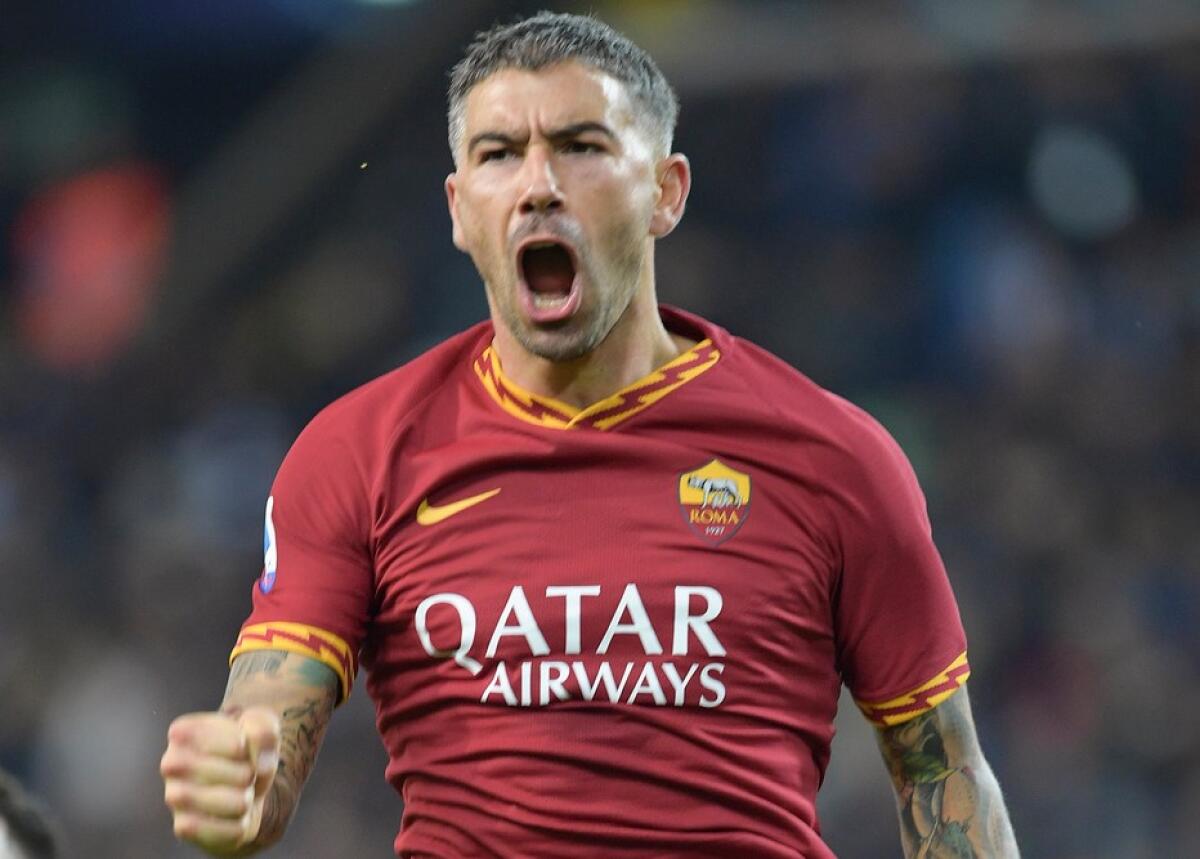 Al 21' del primo tempo raddoppio della Roma su calcio di punizione di Kolarov. È 2-0 per i giallorossi - 
