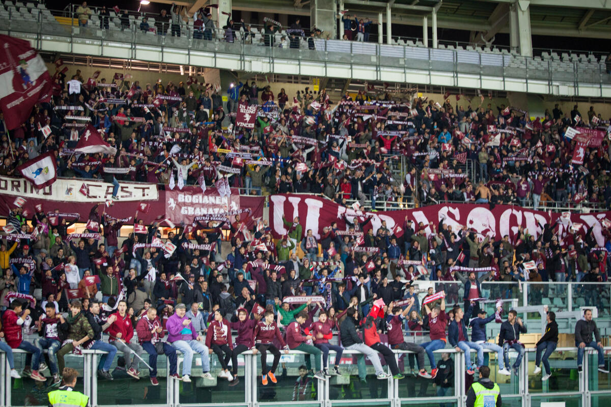 Il Torino batte il Genoa 1-0 ma i tifosi non soddisfatti continuano la protesta contro la squadra - 