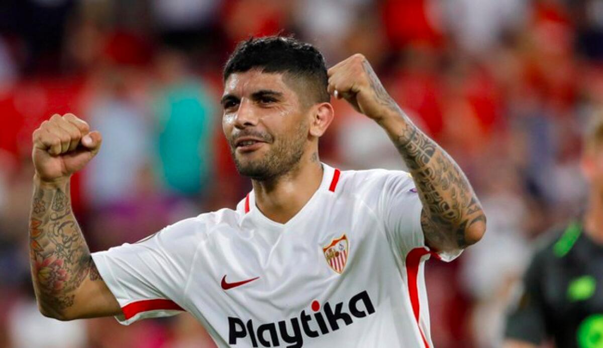 La Fiorentina ha il sì di Banega. L'intesa con il Siviglia per il trasferimento è vicina - 