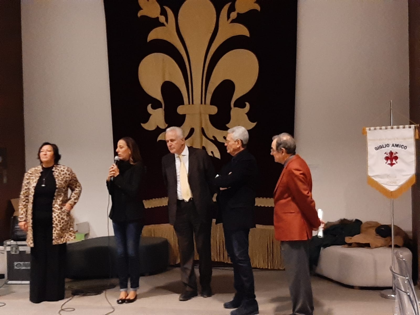 (FOTO): gli auguri di “Giglio Amico”, tante le personalità presenti al Teatro della Musica