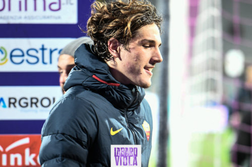 FOTO, Zaniolo irride la Curva Fiesole, linguaccia e sorriso in faccia ai tifosi viola a fine partita