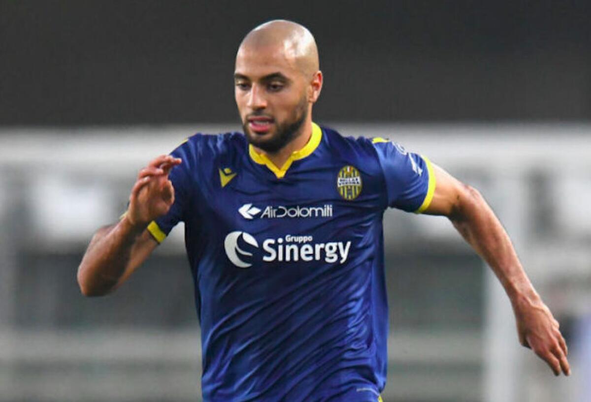 Incontro tra Verona e Fiorentina, si chiude per il passaggio di Amrabat in maglia viola. Le ultime - 