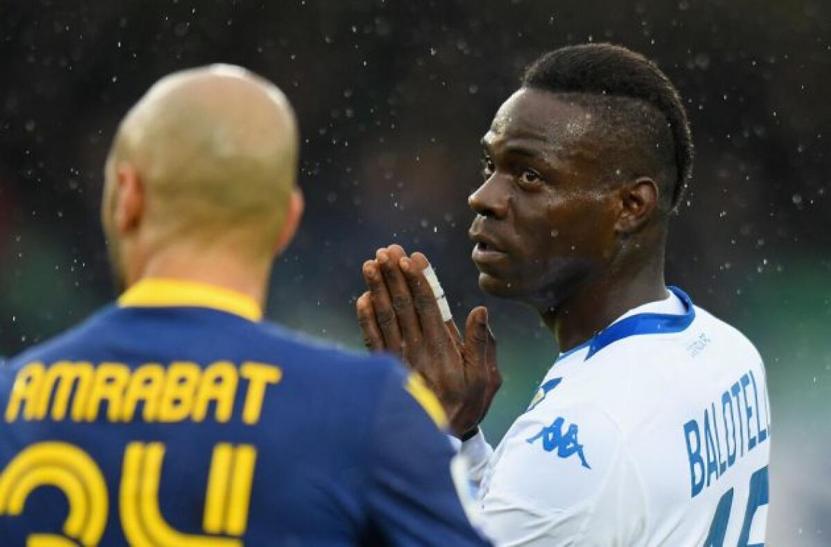 A Capodanno incidente per Balotelli, auto contro un cancello, nessuna conseguenza per Supermario - 