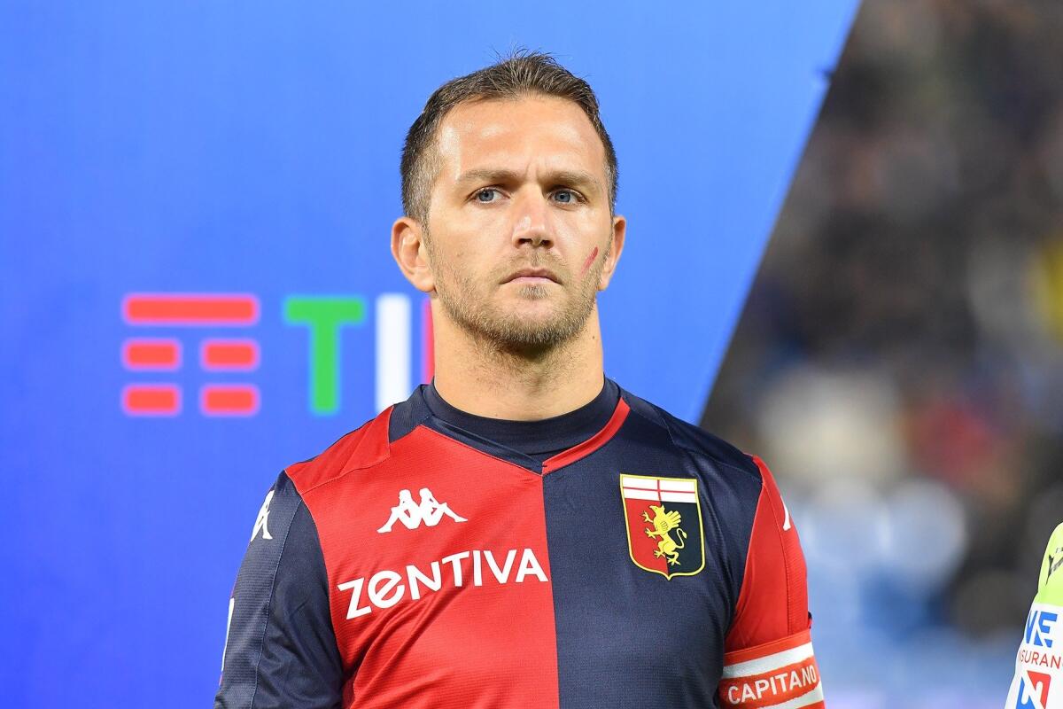 Sky sport, la Fiorentina ha chiesto Criscito al Genoa, si del grifone, decide il giocatore se accettare Firenze - 