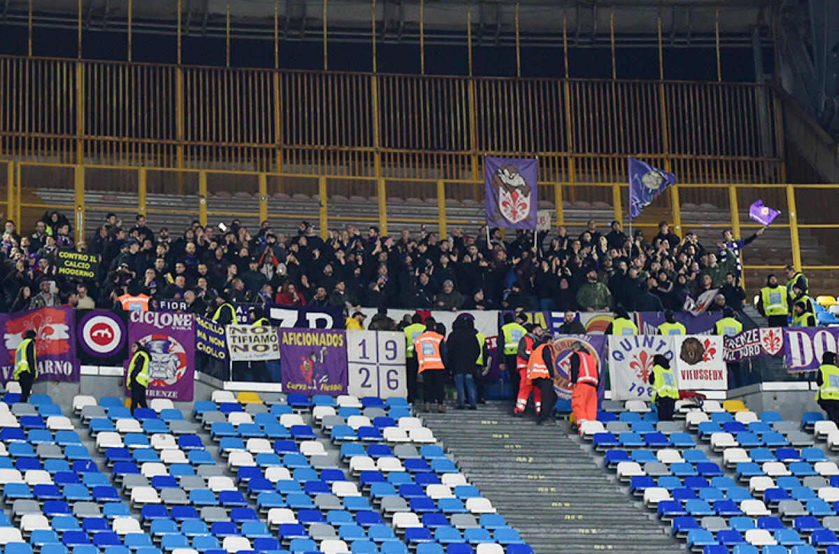 Da Napoli duro attacco nei confronti dei tifosi viola: "Ennesima pessima figura" - 