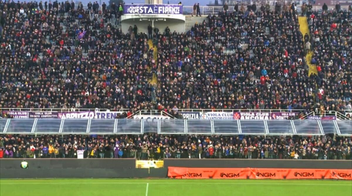 Invasione di tifosi viola al Franchi, più di 8 mila persone per assistere all'allenamento della Fiorentina - 