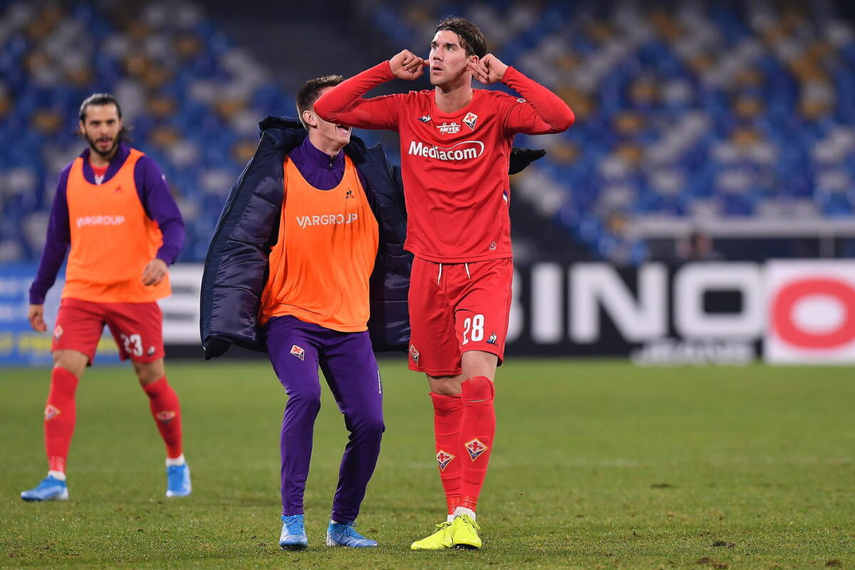 Da Napoli, De Laurentiis chiede alla Fiorentina il prezzo di Vlahovic, la risposta è stata l'incedibilità - 