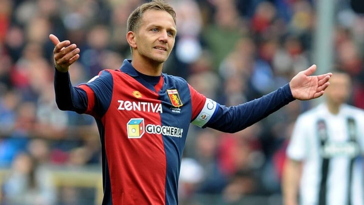 Criscito non vuole lasciare il Genoa, oggi si è regolarmente allenato. Le ultime dalla Liguria - 
