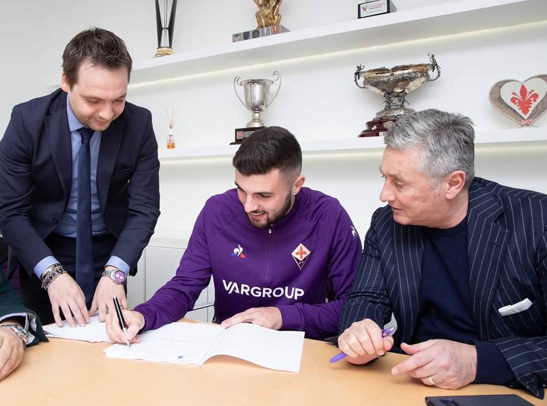Cutrone e la prima volta al centro sportivo "Astori". Il fotoracconto, scatti con Commisso, Pradè e Antognoni
