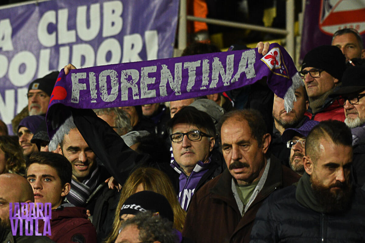 Tifosi viola costretti a togliersi la sciarpa? Gli steward smentiscono: "Episodio mai accaduto" - Firenze, stadio Artemio Franchi, 1.12.2018, Fiorentina-Juventus, Foto Fiorenzo Sernacchioli. Copyright Labaroviola.com