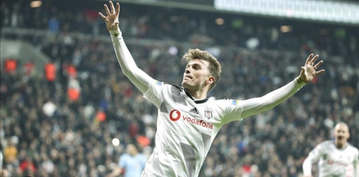 Ljajic ha il coronavirus? No, l'ex Fiorentina chiarisce: "Sono menzogne, ho solo la febbre" - 