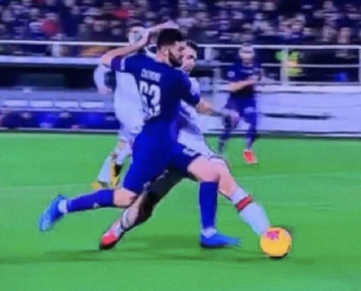 (FOTO): Theo Hernandez su Instagram posta lo screenshot del rigore su Cutrone con una emoticon - 