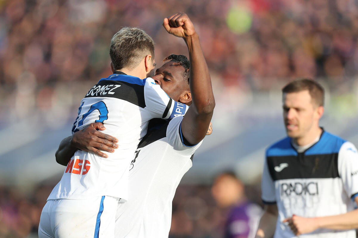 Qualcuno adesso spieghi alla Fiorentina il motivo per cui Zapata non è stato espulso. Simulazione e graziato dall'arbitro nel primo tempo - 